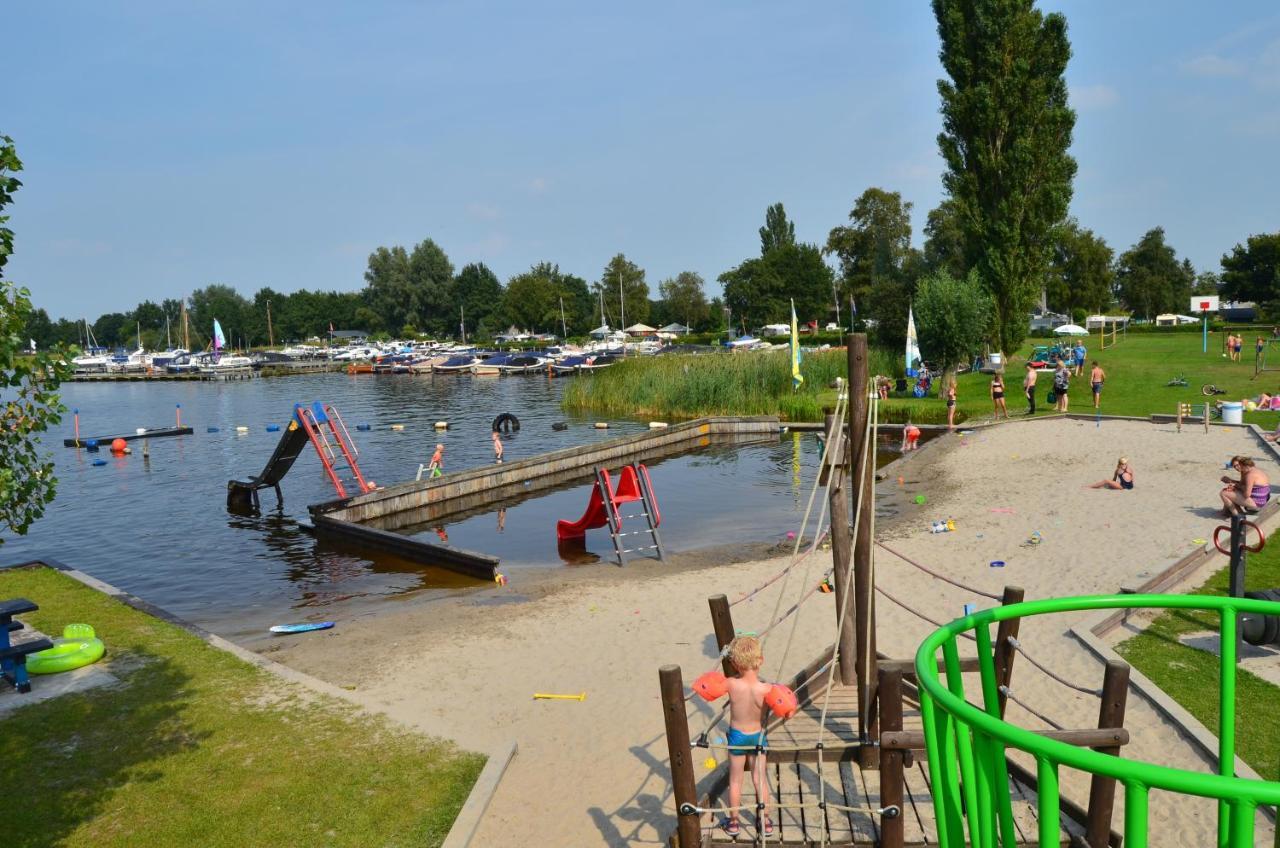 Camping Kleine Belterwijde, Wiede Lodge Met Uitzicht Over Het Water Экстерьер фото