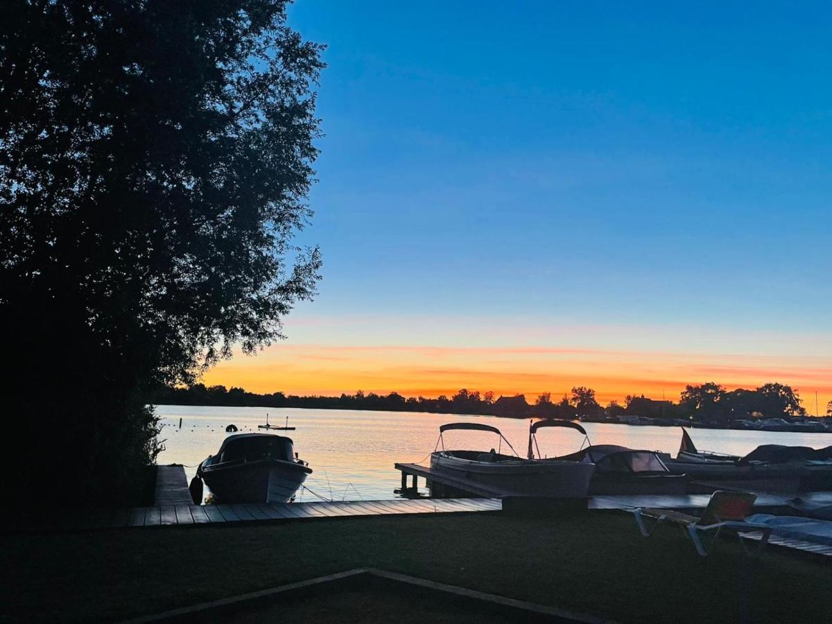 Camping Kleine Belterwijde, Wiede Lodge Met Uitzicht Over Het Water Экстерьер фото
