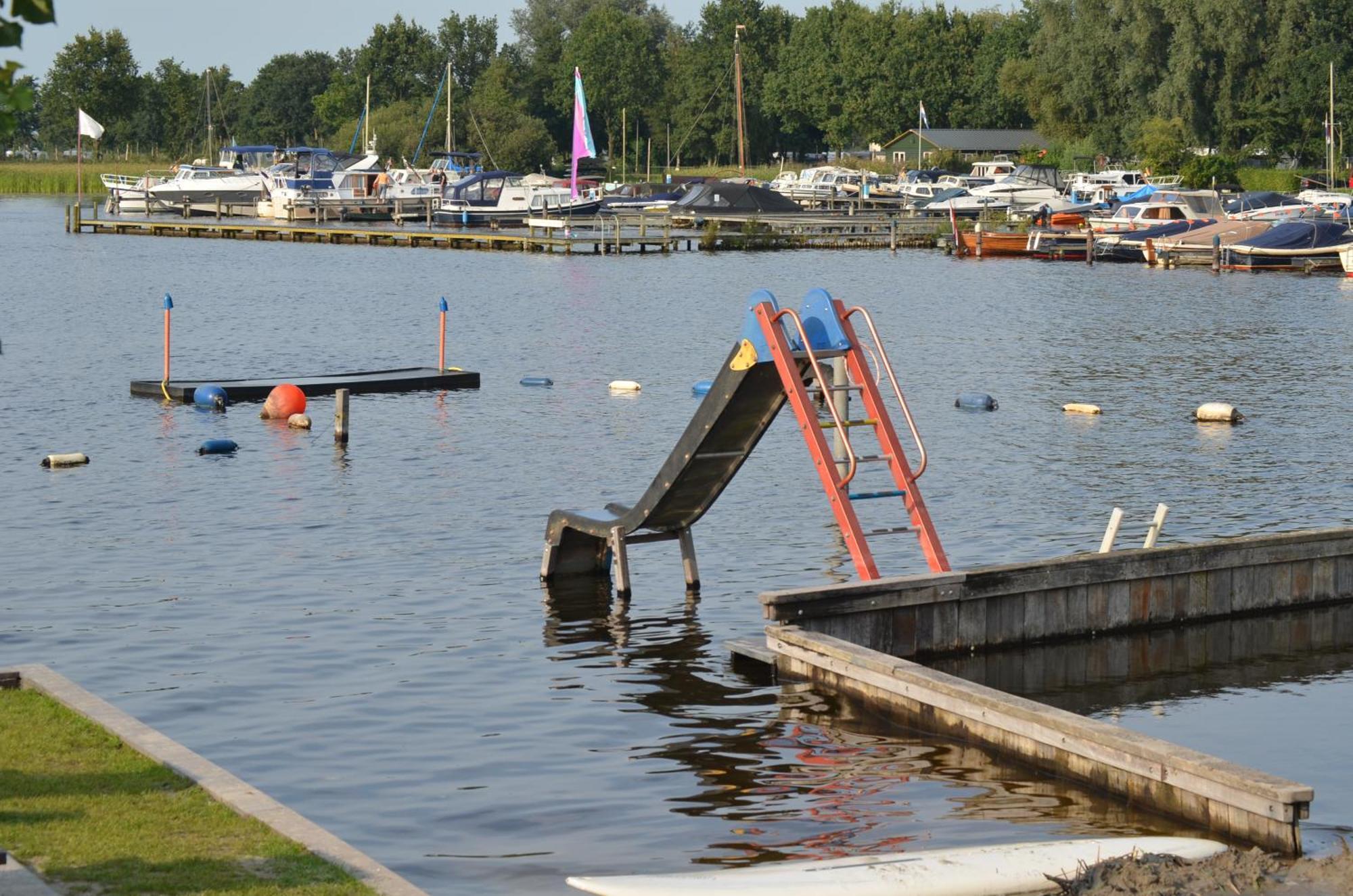 Camping Kleine Belterwijde, Wiede Lodge Met Uitzicht Over Het Water Экстерьер фото