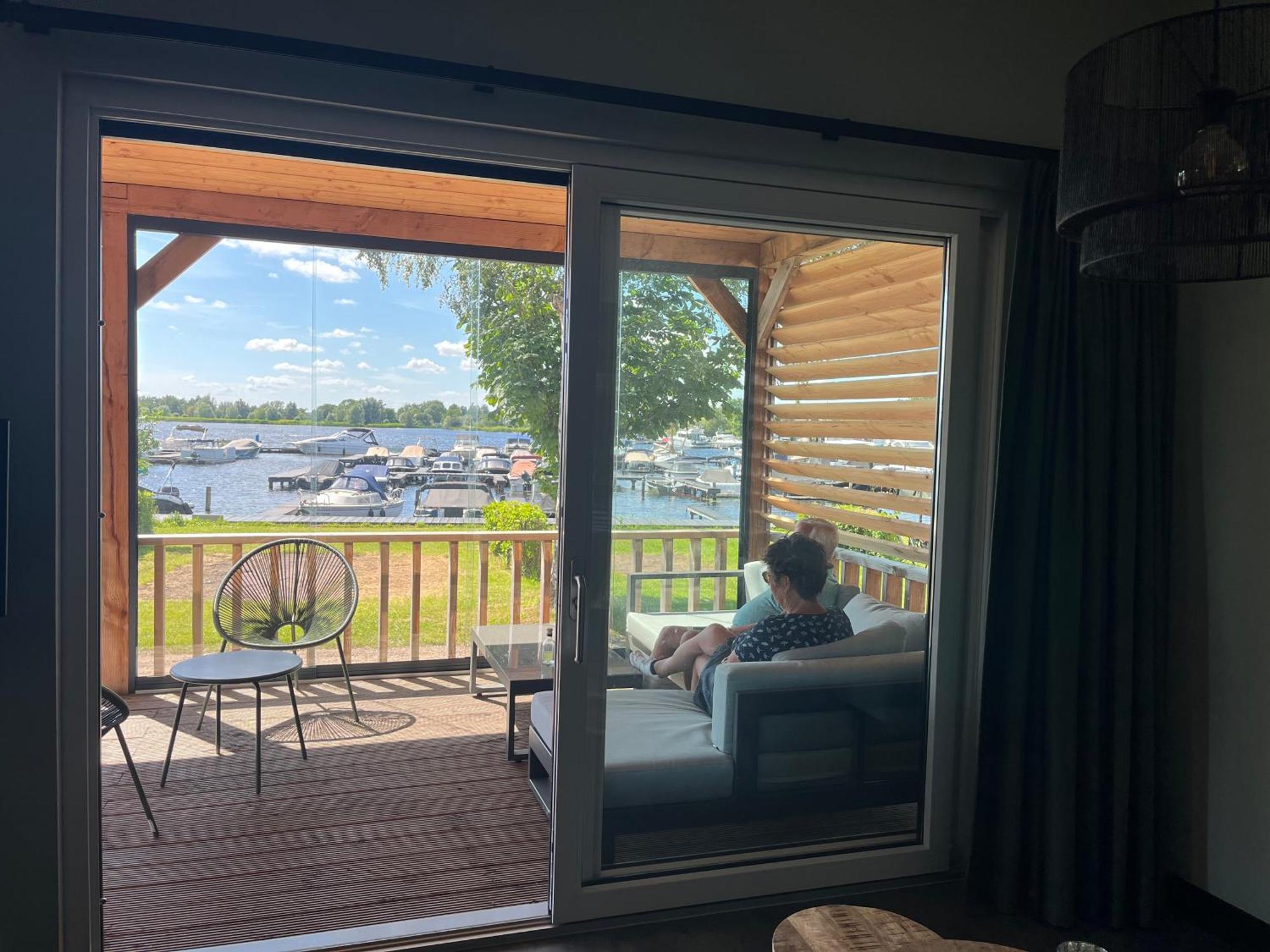 Camping Kleine Belterwijde, Wiede Lodge Met Uitzicht Over Het Water Экстерьер фото